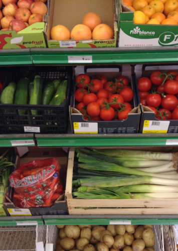 Amfora campsite - Services and shops - Sale of fruit and vegetables at the mini market